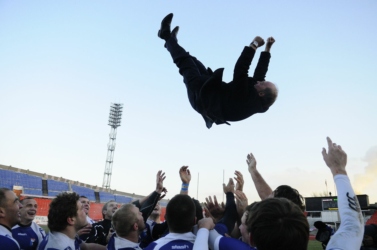 Спорт без русских. Регбийный мяч Енисей СТМ.